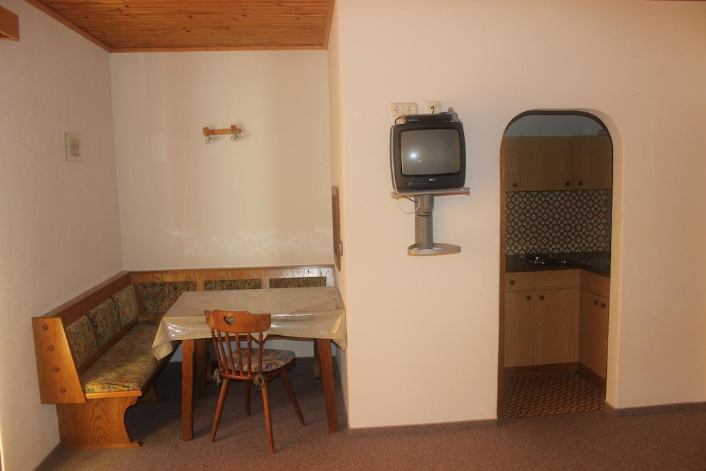 Haus Bergblick Apartment Bad Kleinkirchheim Room photo